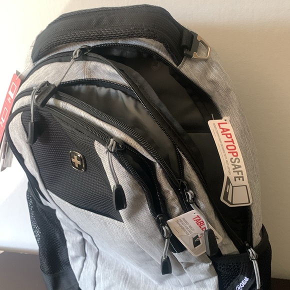 Swiss Gear 18" Multi Pockets with Padded Laptop Backpack. - Picture 3 of 12
